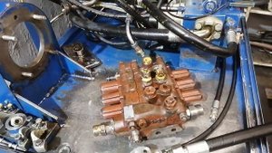 ремонт джойстика ORSTA (DDR)  мини-погрузчиков UNC 060. Ремонт распределителя RS16D3.