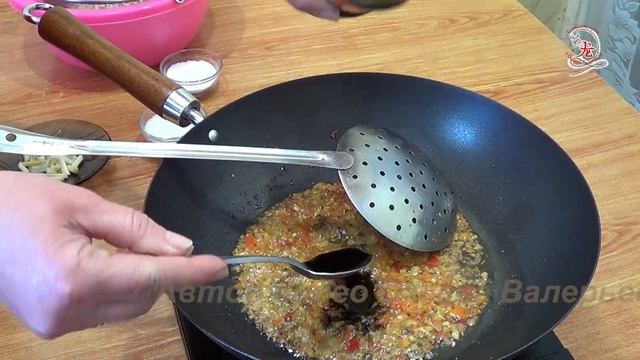 Жареные ростки маша (剁椒炒绿豆芽, Duò jiāo chǎo lǜ dòuyá). Китайская кухня.