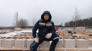 Олег Се l КЛАДКА первого ряда ГАЗОБЛОКА ПО брусовым БАЛКАМ |  DIY