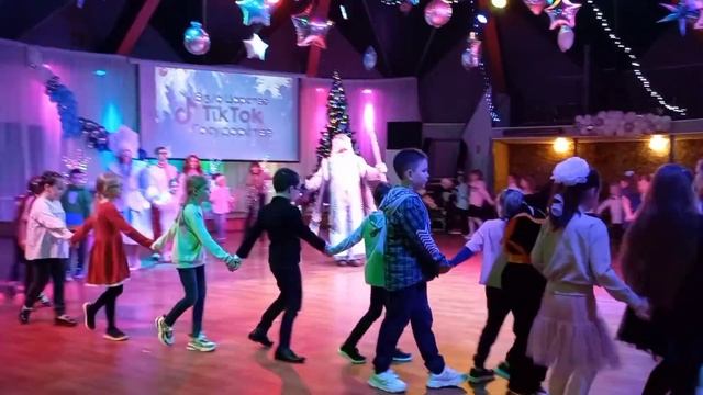 Наряжаем нашу красавицу// Подарки// Покупки Фикс прайс// Новогоднее настроение// смотреть онлайн