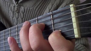 Как поставить аккорд C7