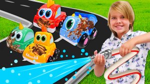 Видео про Машинки и Гонки! Игрушки машинки Мокас все перемазались в грязи! Игры в машинки для детей