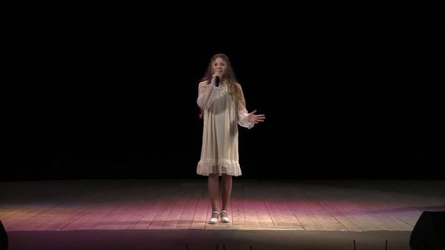 Крыльями Ангела, музыка и текст А.Ольханского, поет Анна Позолотина смотреть онлайн