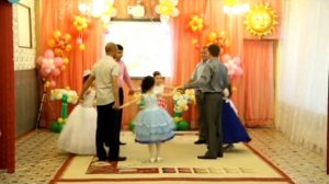 выпускной в детском саду, ВАЛЬС С ПАПАМИ