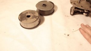 ⚙️ Ремонт патефона ПТ-3. Плавают обороты, лопнула пружина? - Есть ответ!!