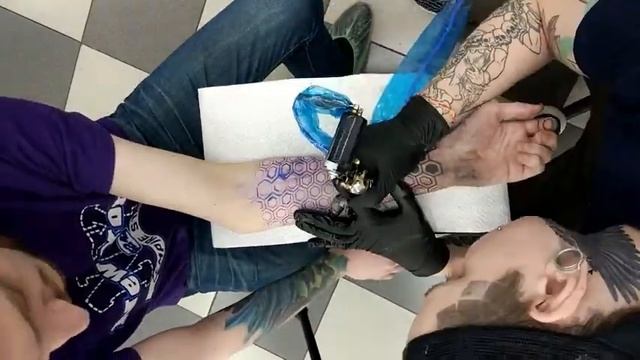 ПРОЩАЙТЕ портаки! Процесс татуирования смотреть онлайн