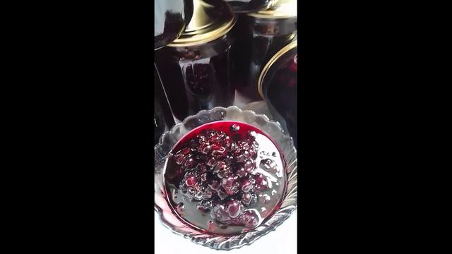 Натуральное варенье из черной смородины