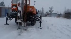Бурильно-сваебойная машина БМ-811