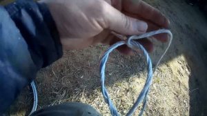 делаем петлю на тросе для опускания колец в колодец