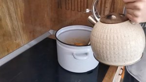 Весенняя подкормка пчёл медовой сытой