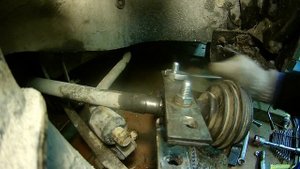 Снятие ШРУСа с помощью съемника