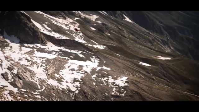 Mercedes-Benz E-Class Cabriolet helicopter transport to the Mont Blanc. смотреть онлайн