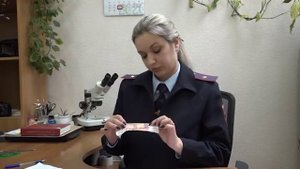 Как отличить настоящую 5000 купюру от фальшивой