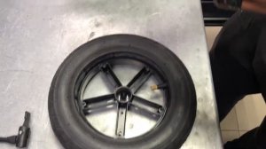 ЗАМЕНА ПОКРЫШКИ И КАМЕРЫ 10 ДЮЙМОВ НА ДЕТСКОЙ КОЛЯСКЕ