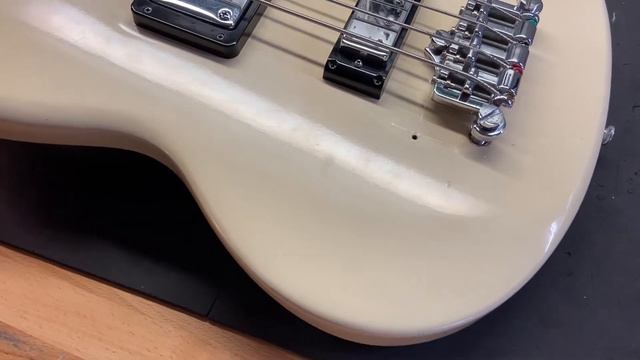 1978 Gibson EB 3 Bass Polaris White смотреть онлайн