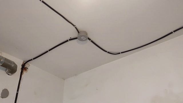 ЭЛЕКТРОМОНТАЖНЫЕ РАБОТЫ В КВАРТИРЕ. КАК СДЕЛАТЬ ДОПОЛНИТЕЛЬНЫЕ РОЗЕТКИ НА КУХНЕ своими руками
