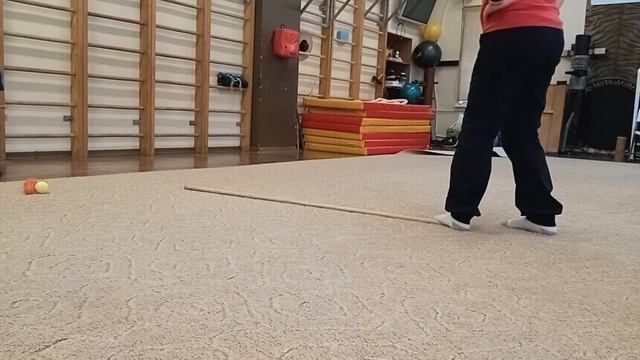 Упражнения для разминки стоп с палкой смотреть онлайн