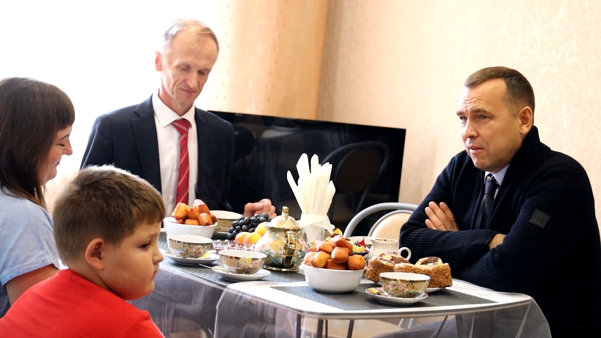 Губернатор Вадим Шумков встретился с семьей мобилизованного жителя Куртамыша
