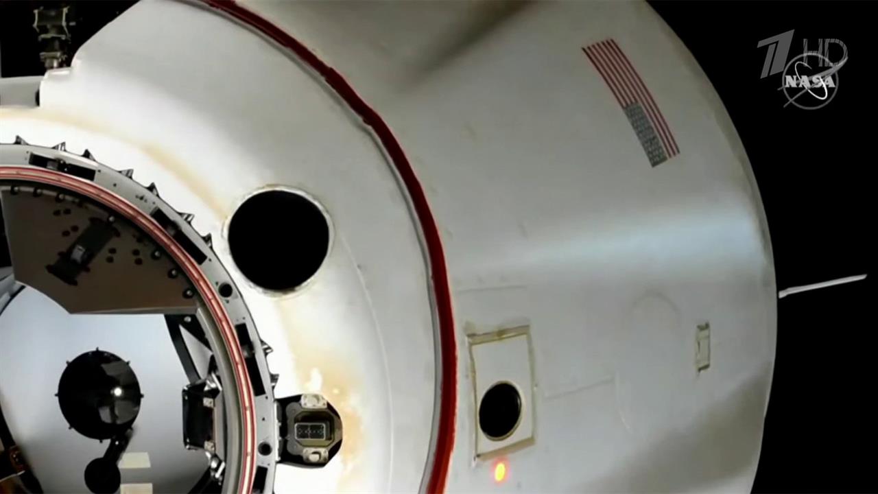 Космический корабль Crew Dragon успешно отстыковался от МКС