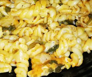 Макароны с мясом в одной сковороде.