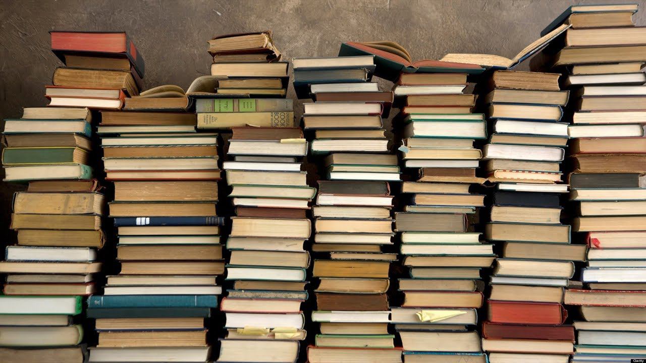 В ДЕПРЕССИИ ПОКАЗЫВАЮ КНИГИ | КНИЖНЫЕ СТОПКИ