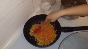 Подлива с мясом из свинины