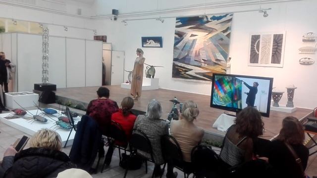 Модные показы в Московском доме художника