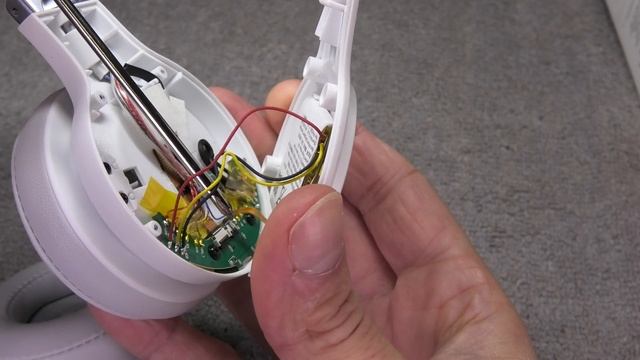 Battery Replacement on JBL LIVE Headphones (How to, using LIVE 460NC) смотреть онлайн