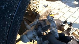 Замена задних суппортов, дисков и колодок Mazda 5, Ford