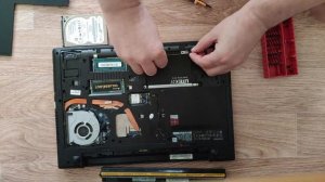 Сегодня устанавливаем SSD накопитель на ноутбук Lenovo