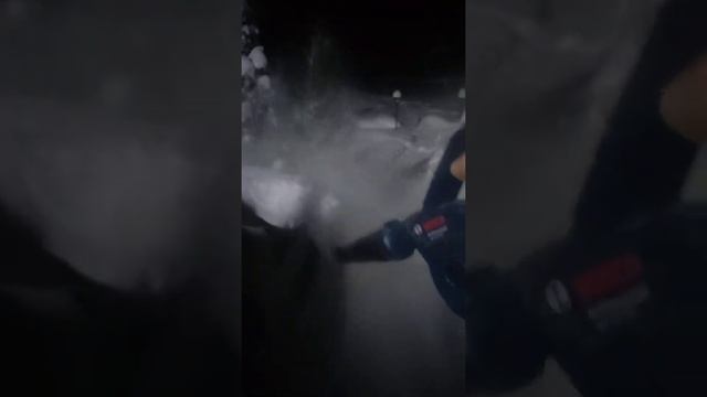 Аккумуляторная воздуходувка Bosch GBL 18V-120 смотреть онлайн