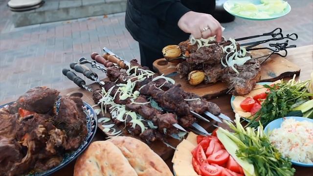 ГОВЯЖЬИ ЯЗЫКИ ГОРЯЧЕГО КОПЧЕНИЯ. смотреть онлайн