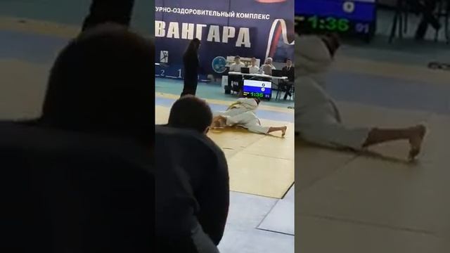 это я на соревнованиях зоняла 3 место и получила маленький фингал под глаз смотреть онлайн