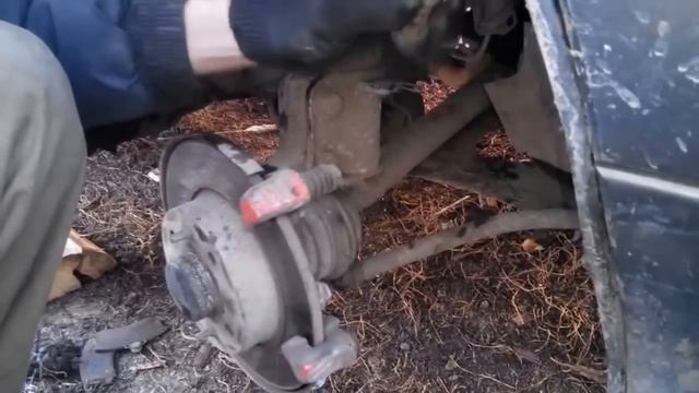 Замена суппорта, прокачка тормозов. смотреть онлайн