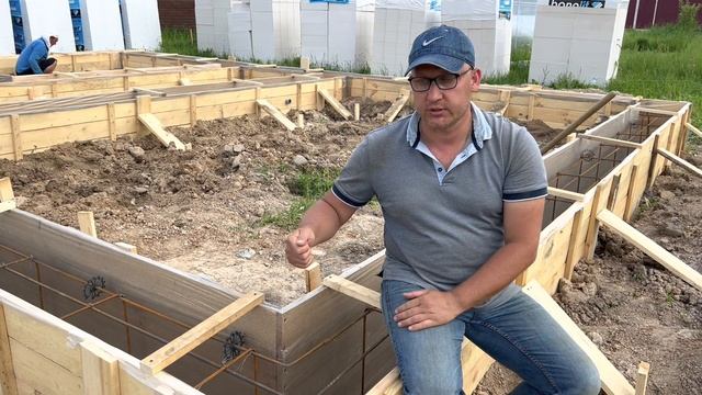 ОПАЛУБКА 25мм ПОД ЛЕНТОЧНЫЙ ФУНДАМЕНТ САМЫЙ НЕ ДОРОГОЙ ВАРИАНТ / КАК СДЕЛАТЬ ОПАЛУБКУ СВОИМИ РУКАМИ