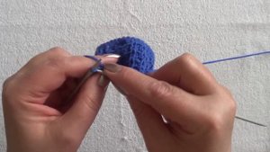 Простой рельефный узор спицами для начинающих