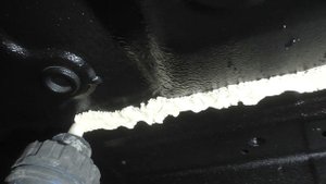 Как наносить герметик на днище кузова!