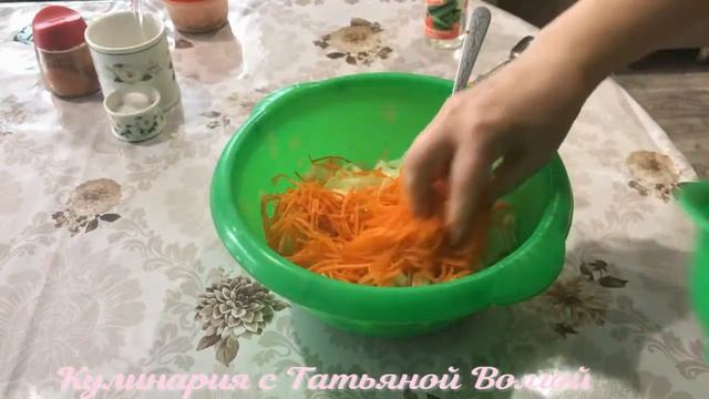 Капуста по Корейски ))) ее всегда мало .