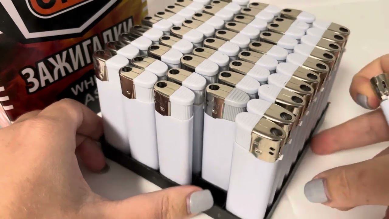 Зажигалка белая чистая под нанесение логотипа с двух сторон