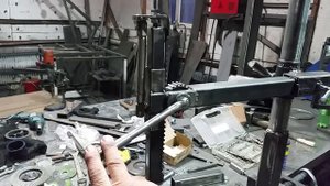 Вертикальный радиальный сверлильный станок своими руками Ч.4