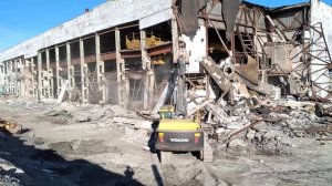 Как снести здание. Демонтаж. обрушение части здания ч.7