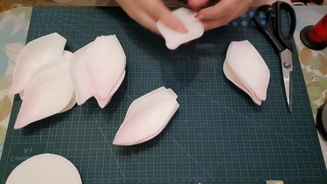 Часть 1. Лотос из изолона. Бесплатный мастер класс. Цветы из изолона смотреть онлайн