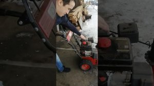 Как завести снегоотбрасыватель, снежник. снегоуборшик.