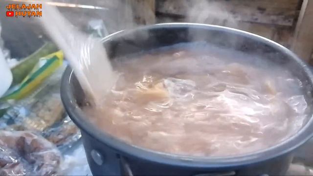 CAMPING HUJAN DERAS DAN BADAI - MASAK MENU SEDERHANA UNTUK BERBUKA PUASA - ASMR RAIN смотреть онлайн