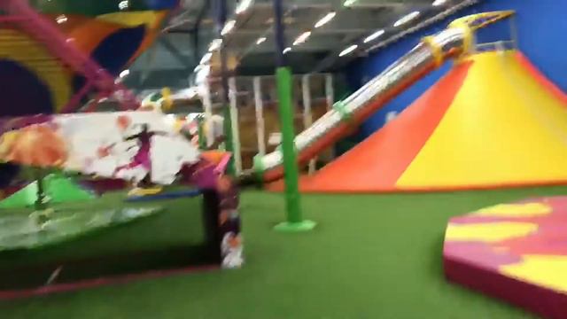 Детский парк аттракционов. Шок! Вот это гора!) смотреть онлайн