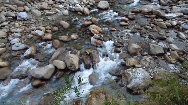 Hiking Taiwan's Shakadang Trail: Taroko 砂卡礑步道 смотреть онлайн