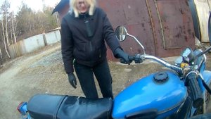 Учу свою девушку водить мотоцикл УРАЛ
