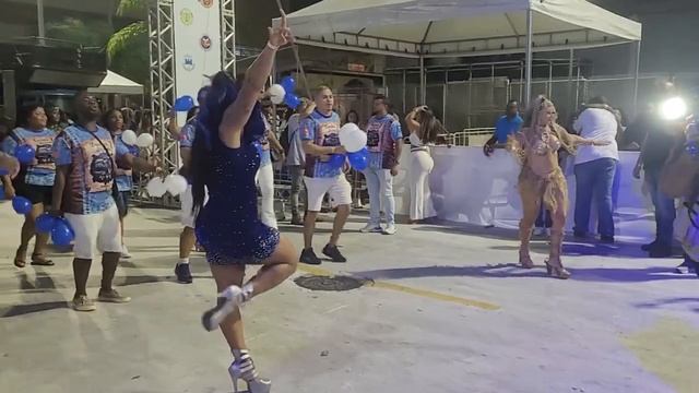 EM CIMA DA HORA 2023 - MINI DESFILE NA CIDADE DO SAMBA смотреть онлайн