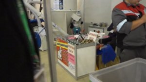 ES-40 Экструдер на выставке в Москве. Показываем процесс экструдирования.
