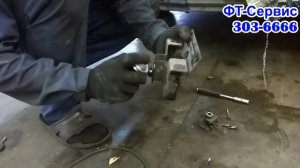 Замена личинки замка капота